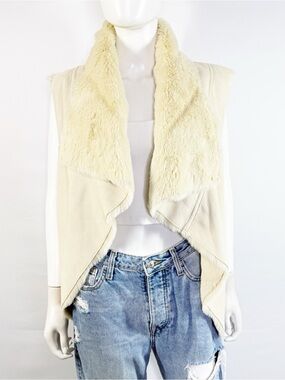 Bebe Ivory Faux Fur Vest Size XS Casual Winter Chic Boho Hippie Waterfall Open